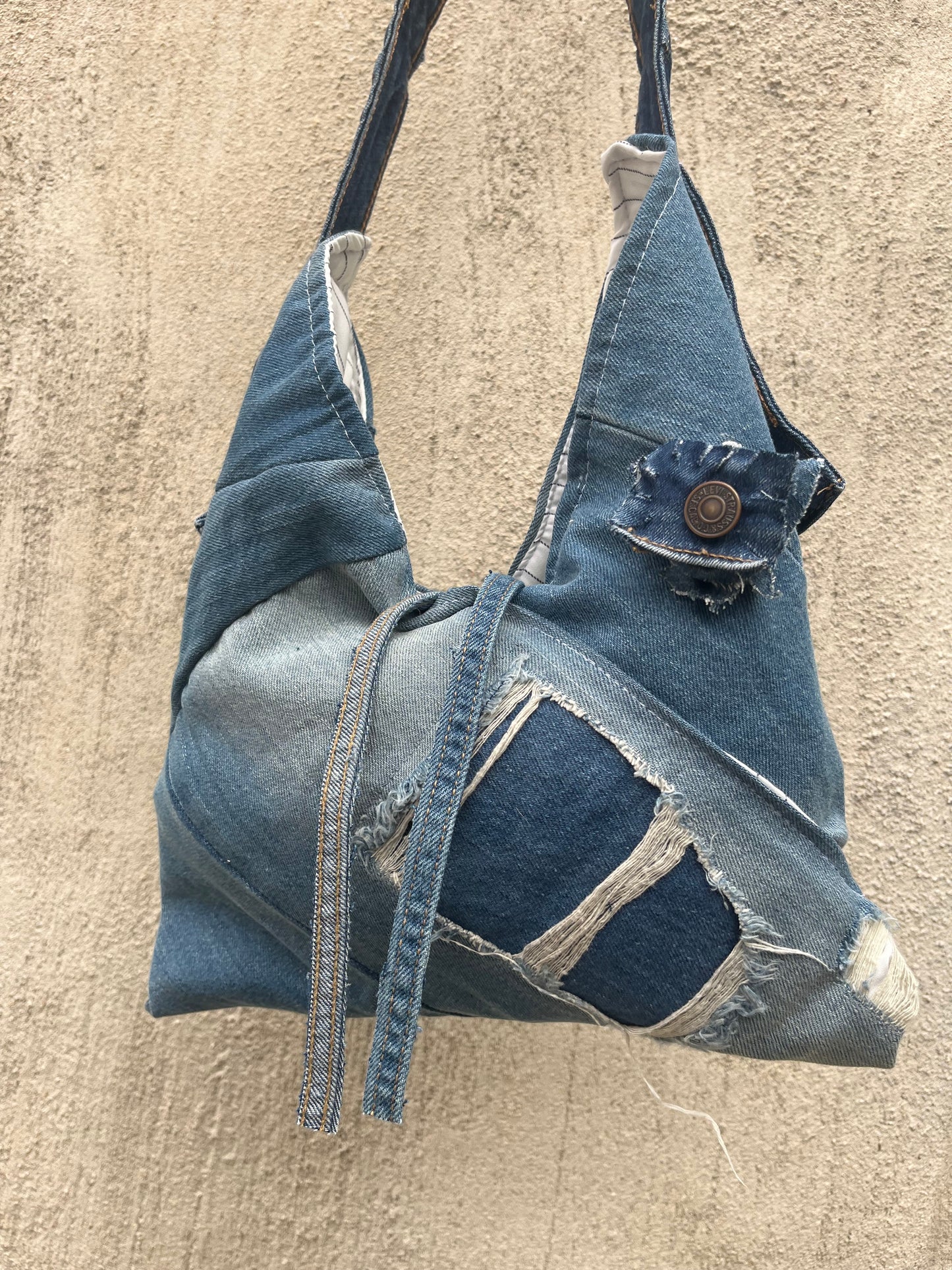 Levis & CO