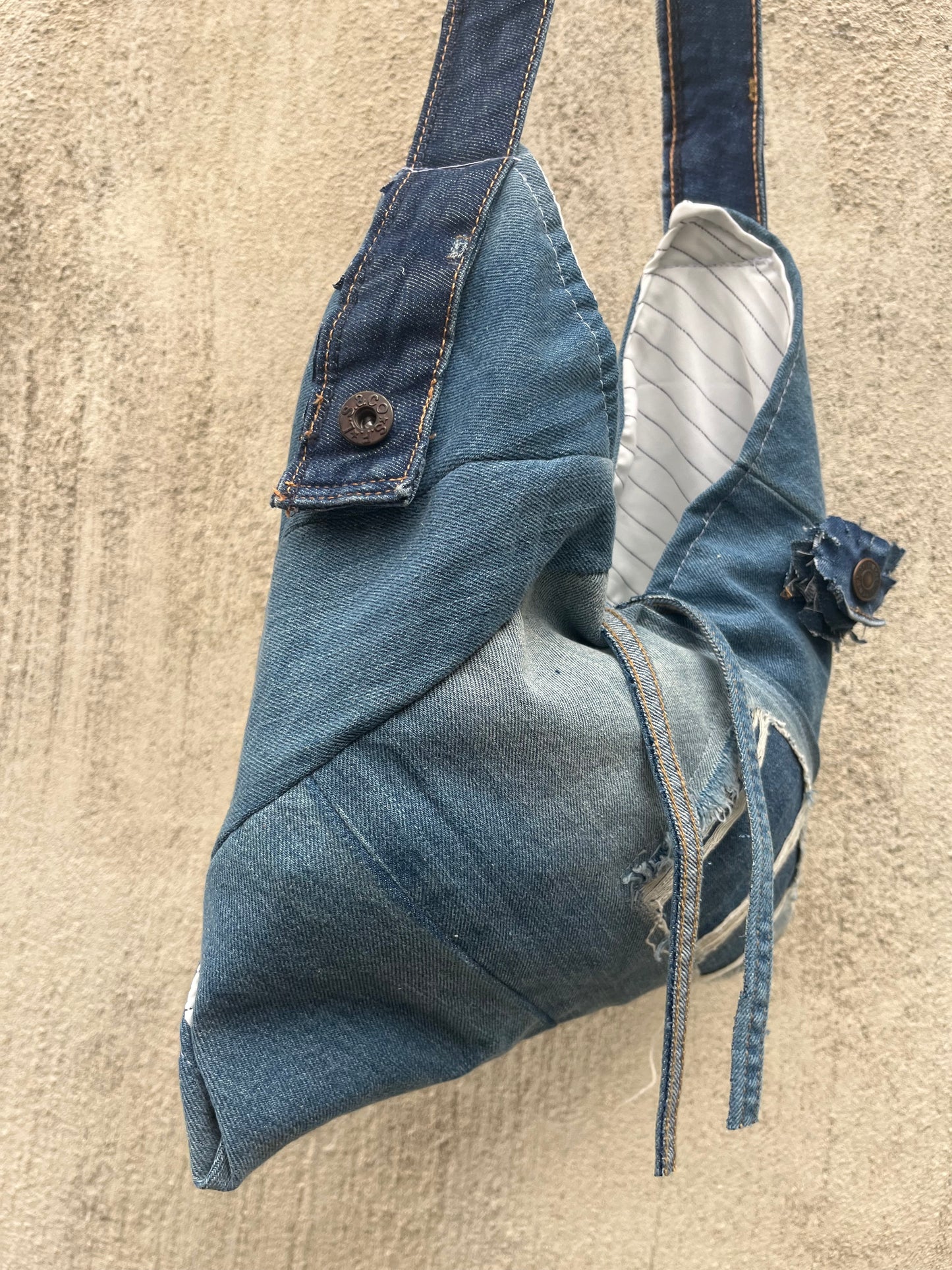 Levis & CO