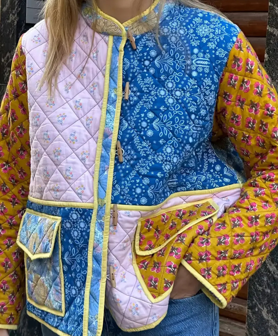 Giacca fantasia chiusura alamari